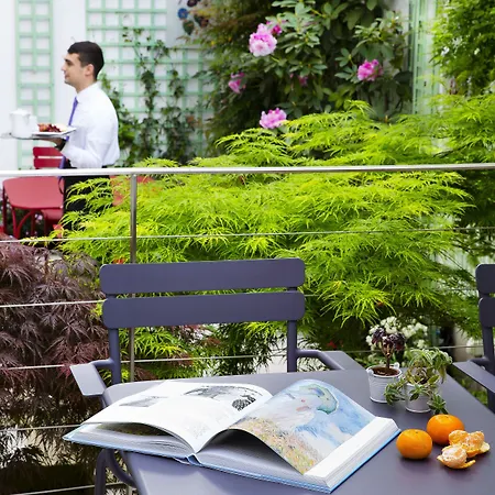 Mistral Hotel 3*