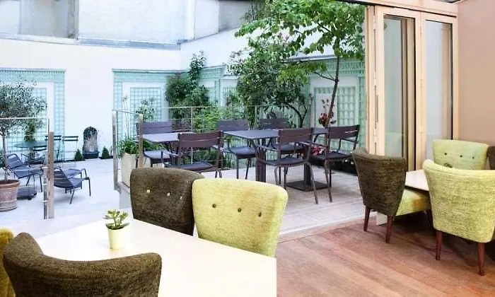 Mistral Hotel 3*
