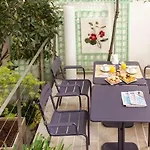 미스트랄 호텔