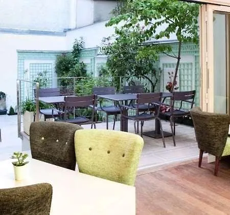 Mistral Hotell 3*