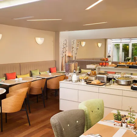 Hotell Mistral 3*