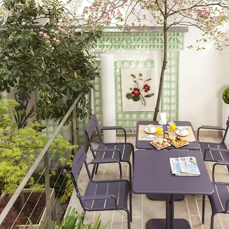 Mistral Hotel 3*