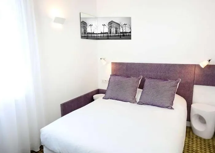 Mistral Hotel