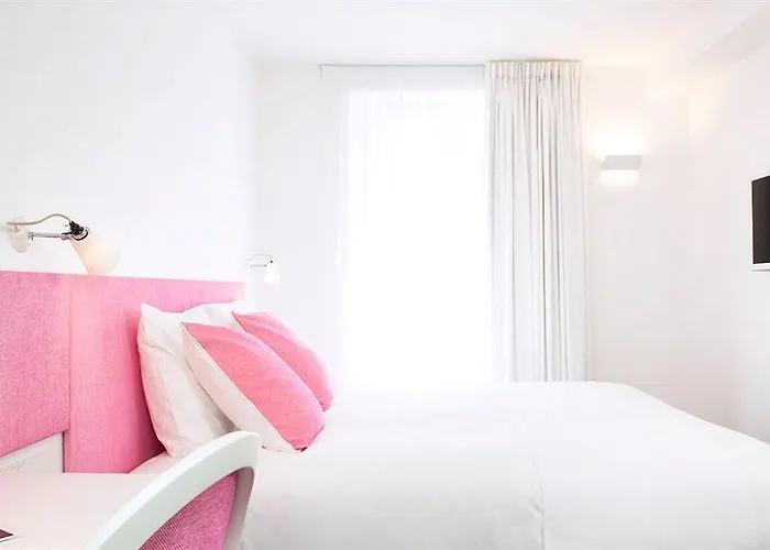 Mistral Hotel 3*