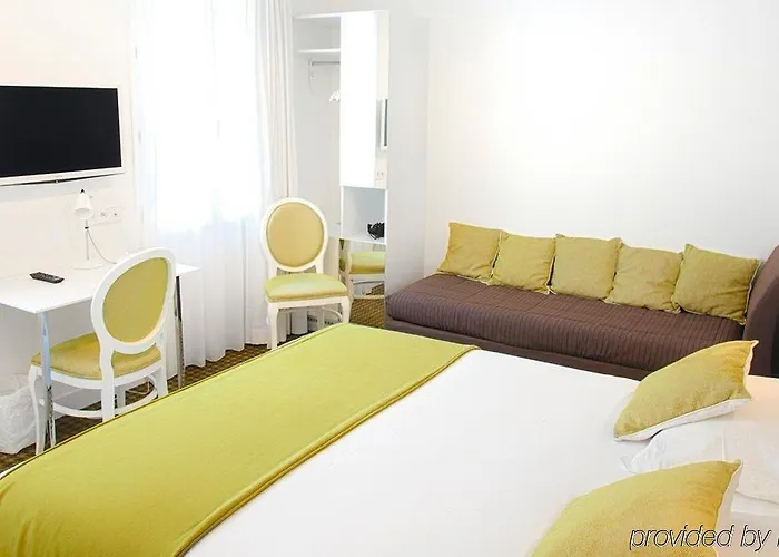Hotell Mistral 3*